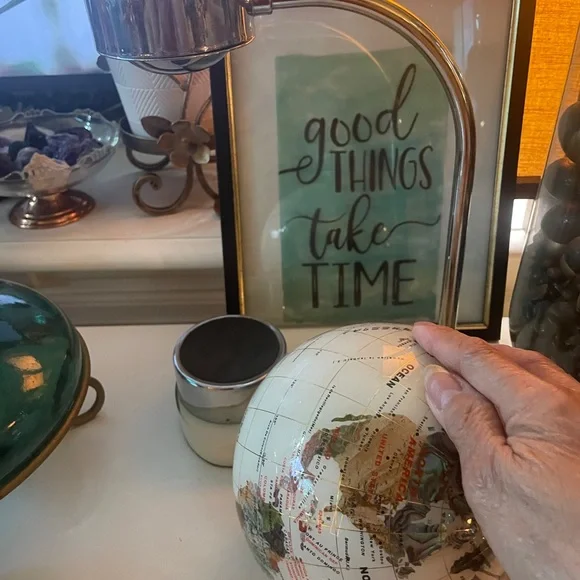 Silver magnetic Globe Desk display - Picture 2 of 4